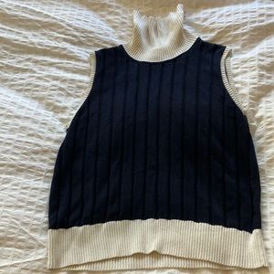 Vintage Liz Claiborne turtleneck tank 💙🤍